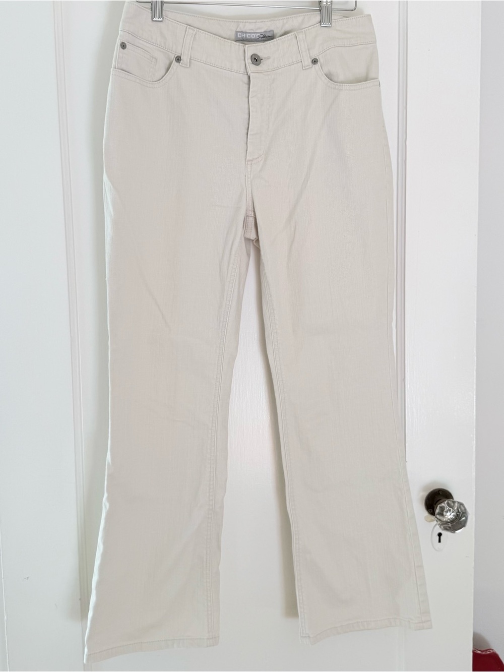 Chico’s Platinum White Jeans Chico’s Size 1.5 Short - (10Petit) perfect doe Fall